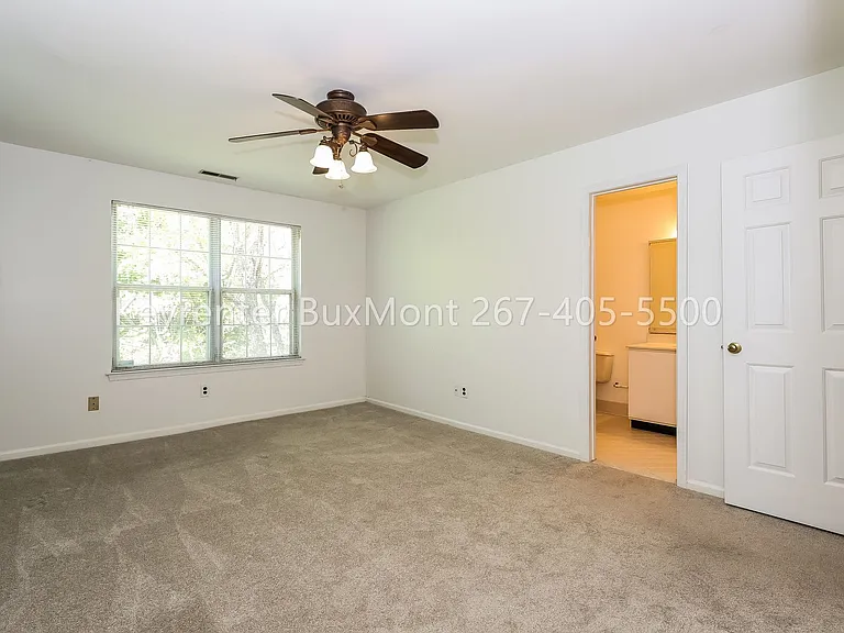 601B Rose Hollow Dr #B — Photo 5