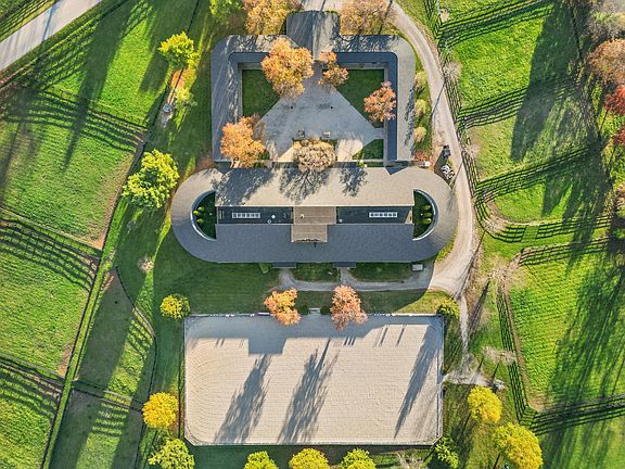 2nd image of 3783 Briar Hill Rd