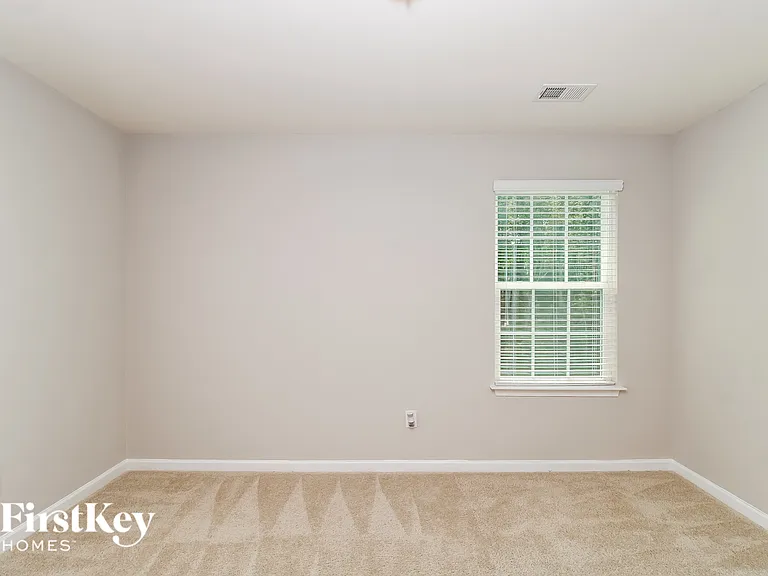 227 Sawyer Ln — Photo 11