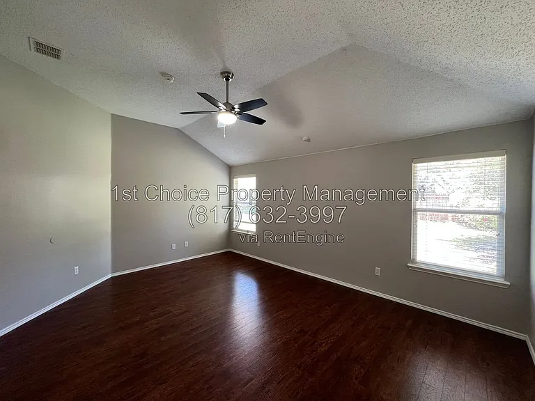 304 E Clover Park Dr — Photo 19