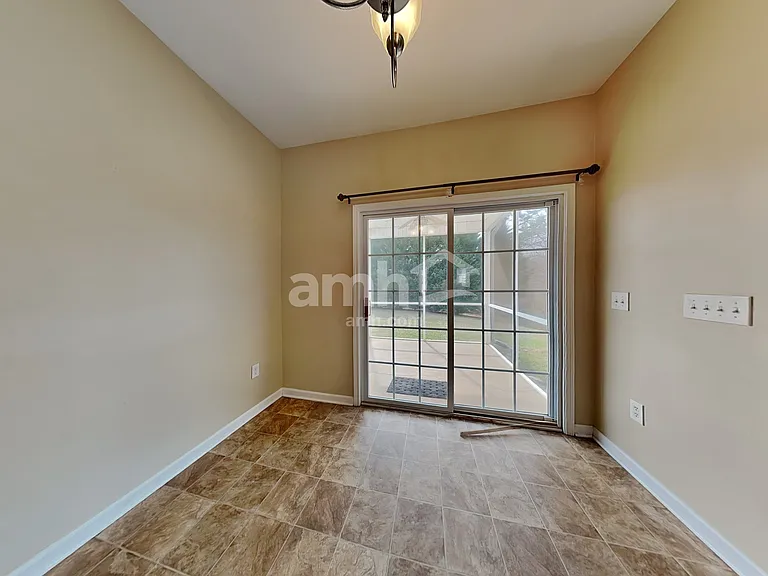 407 Windham Ct — Photo 4