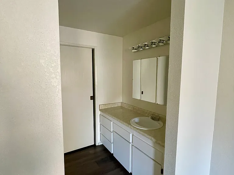14703 NE 35th St — Photo 17