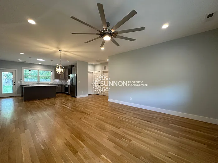 4531 Sampson St — Photo 2