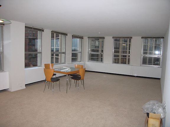 2nd image of 2626 N Lakeview Ave APT 412