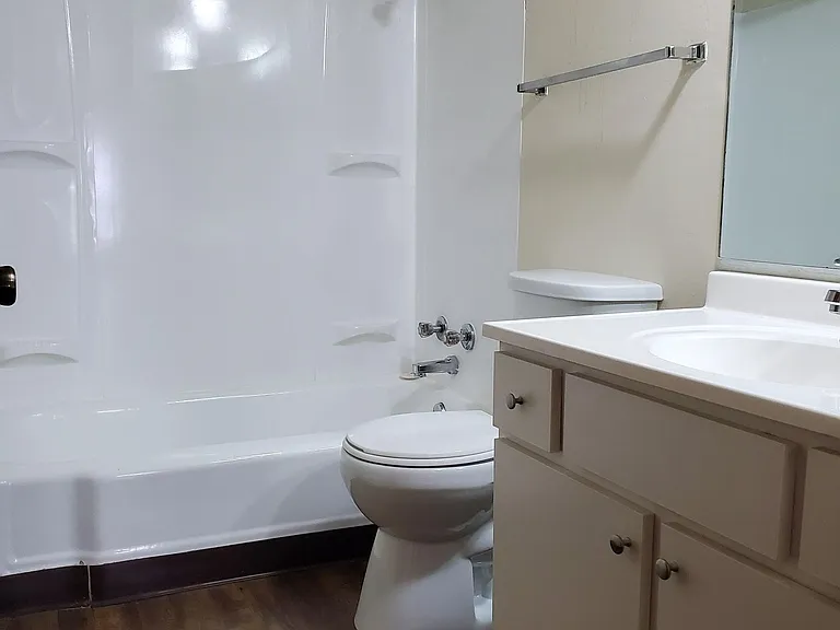 Grand Terrace Apartments — Photo 8