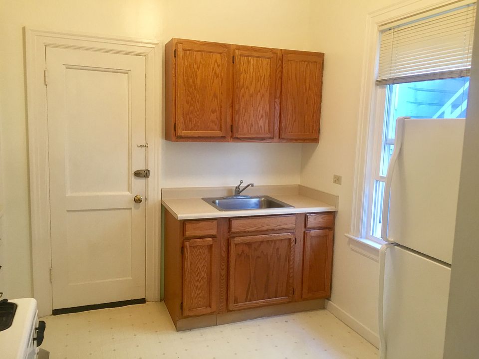 2nd image of 1235 Pine St APT 11