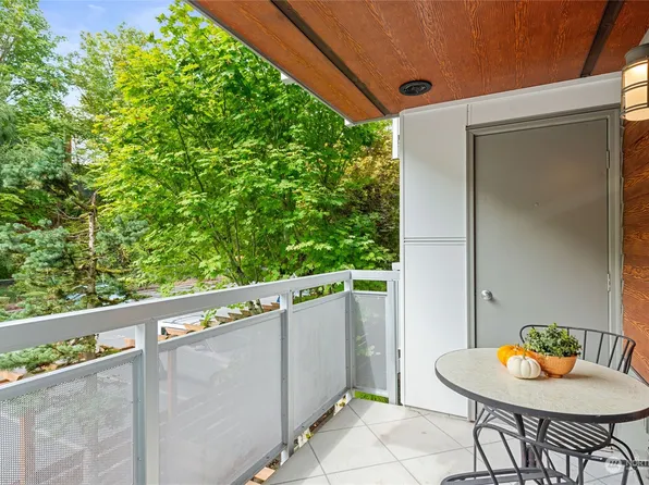 10501 8th Avenue NE #222, Seattle, WA 98125