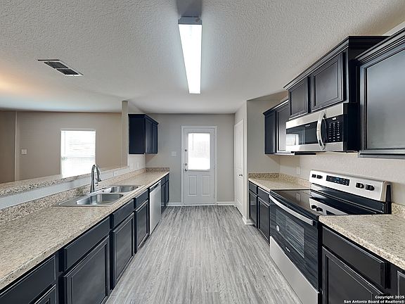2nd image of 3831 Southton