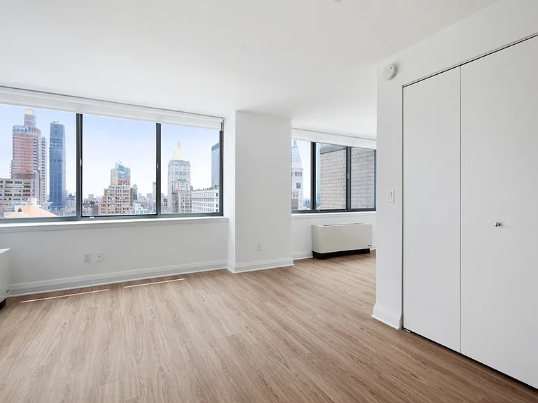 800 6th Ave #16H — Photo 4