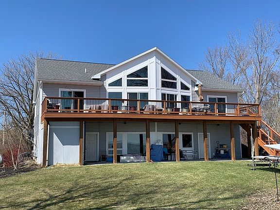 4th image of 534 Resort Rd