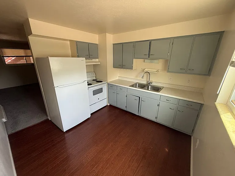 225 Terry St — Photo 13