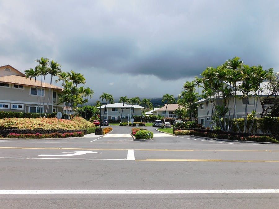 1st image of 75-6081 Alii Dr #101
