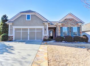 6724 Black Fox Dr, Hoschton, GA 30548