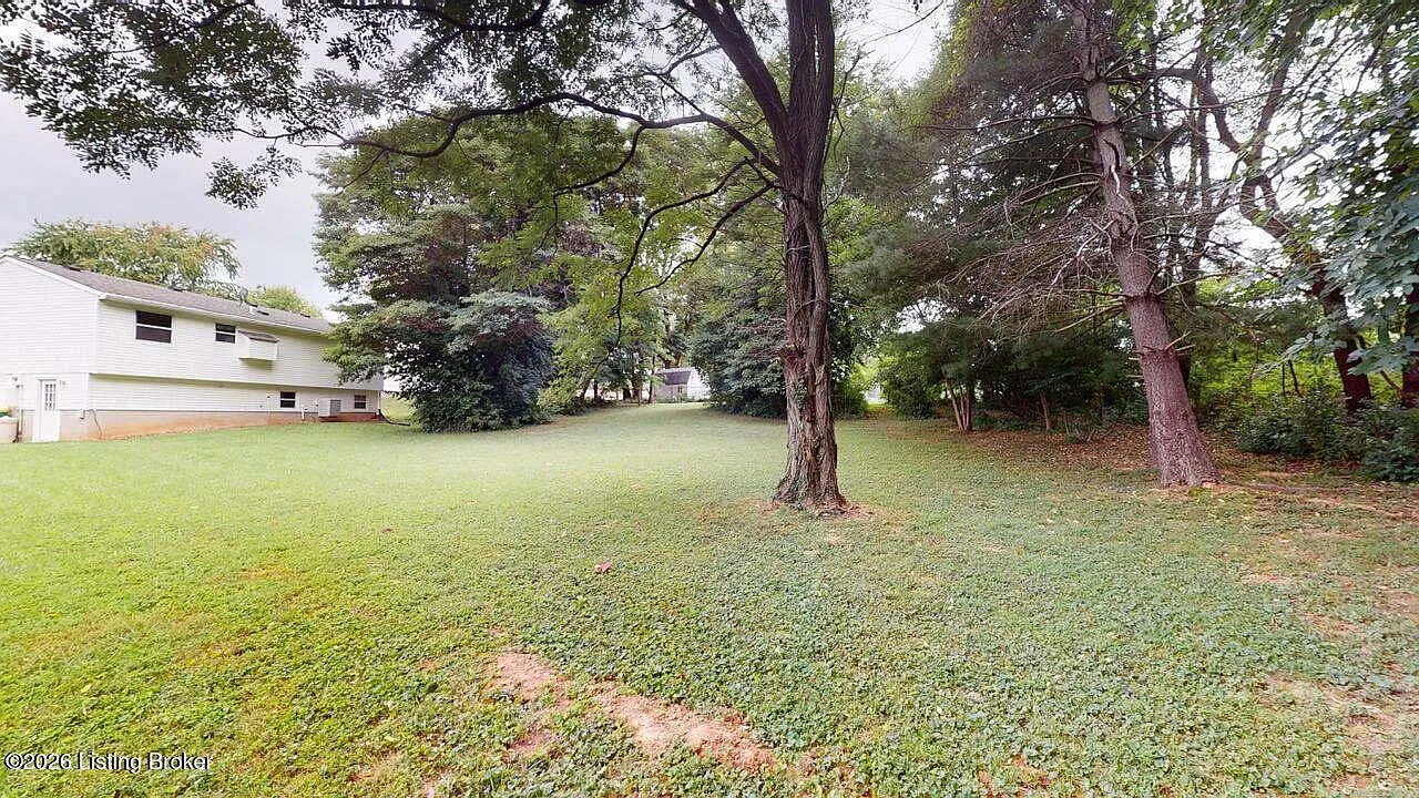 4 bed, 2.0 bath, 1929 sqft, $2,295 — Photo 3
