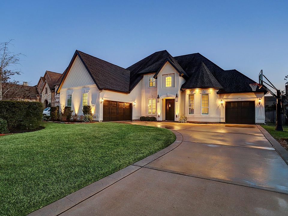 1st image of 10 Hollyflower Pl