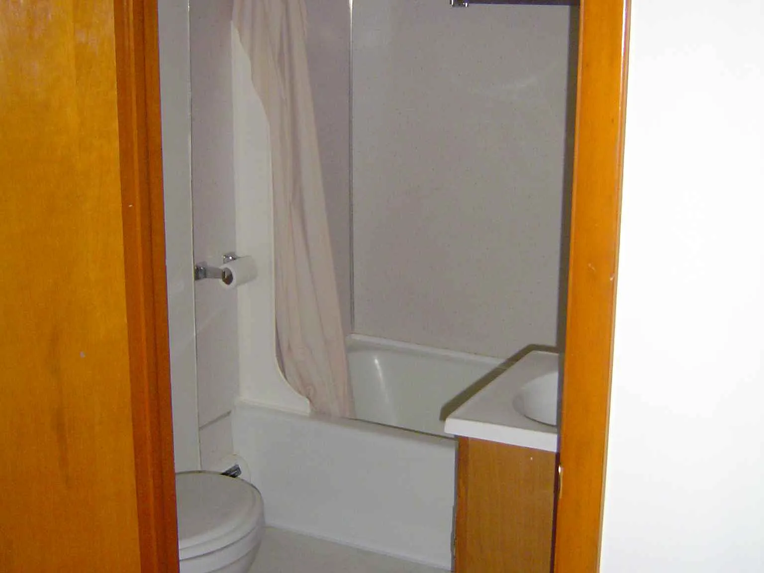 1 bed, 800 sqft, $1,145 — Photo 4