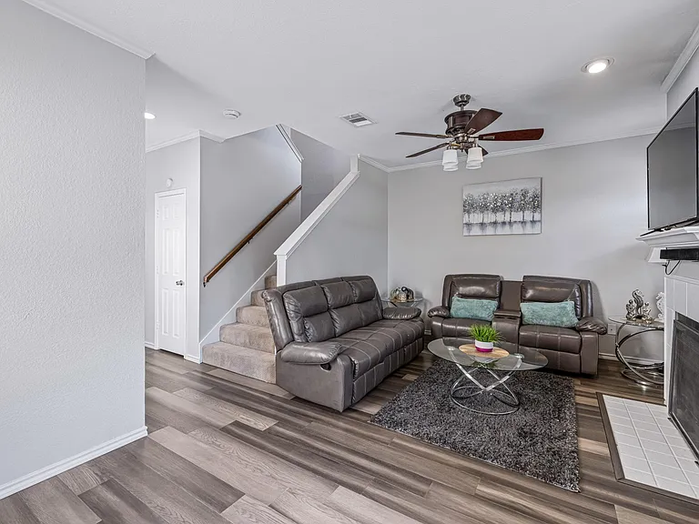6011 Barrington Ct — Photo 6