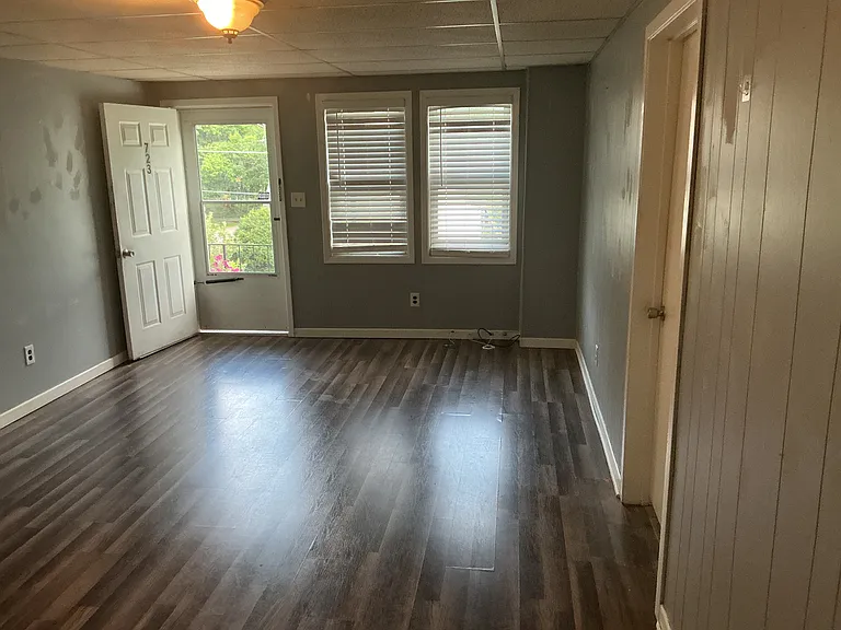 723 Cates St — Photo 4