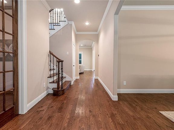 2nd image of 2942 Westminster Ave
