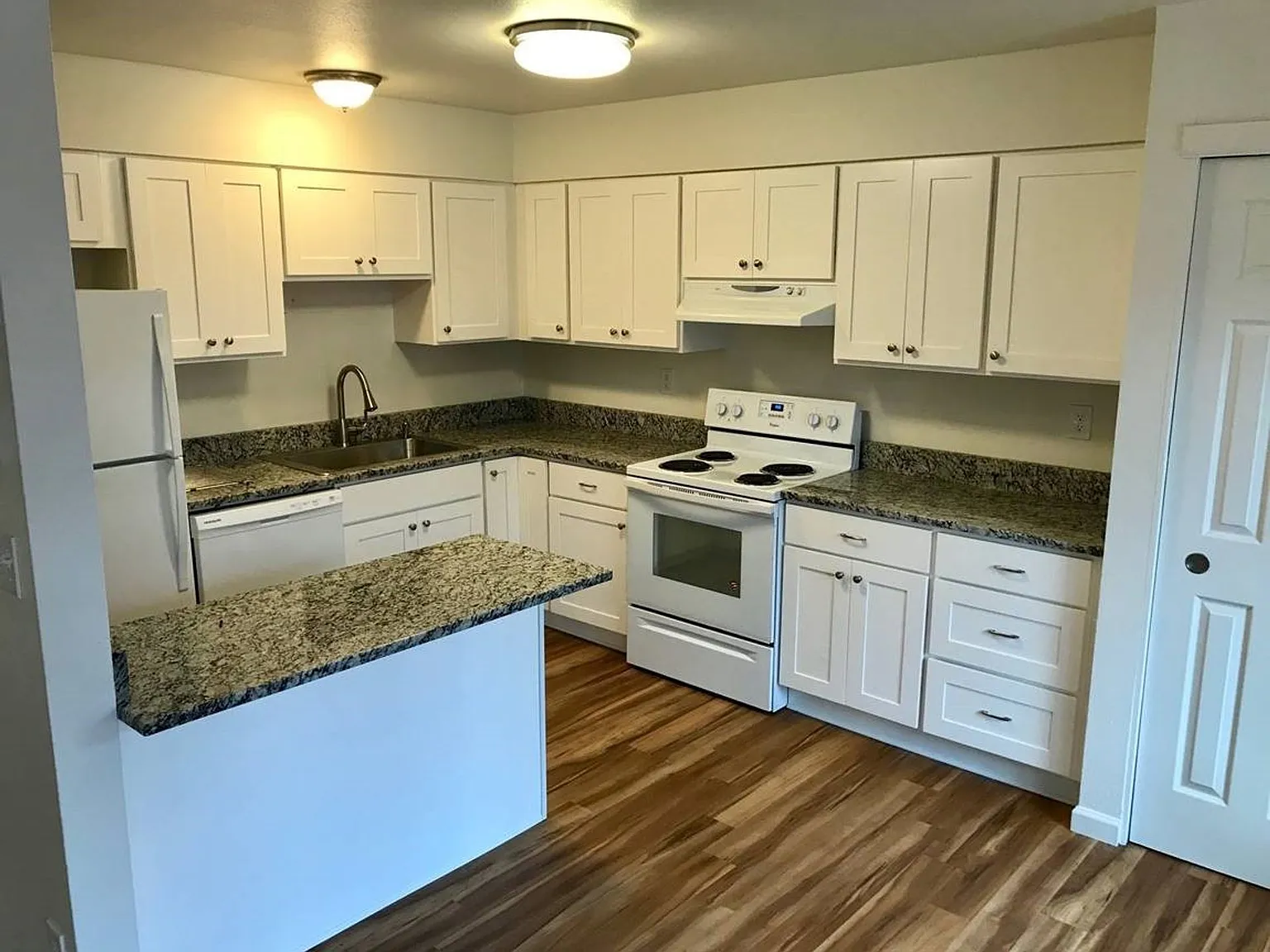 Beautiful 2x1.5 unit available 09/10 — Photo 4
