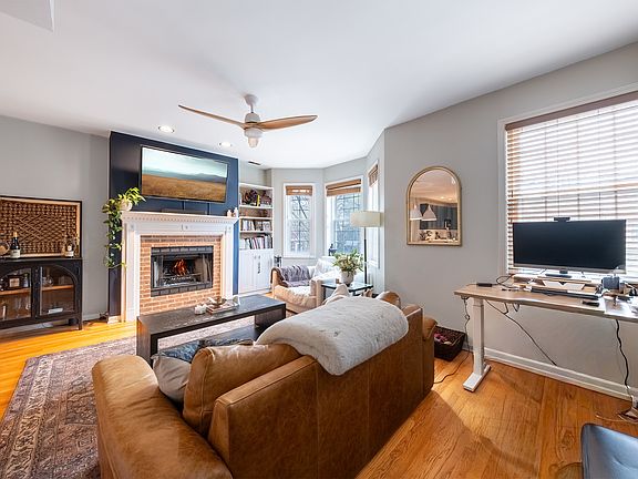 4th image of 1427 N Bosworth Ave APT 2
