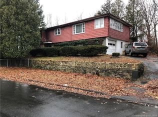 28 Rockdale Rd, West Haven, CT 06516