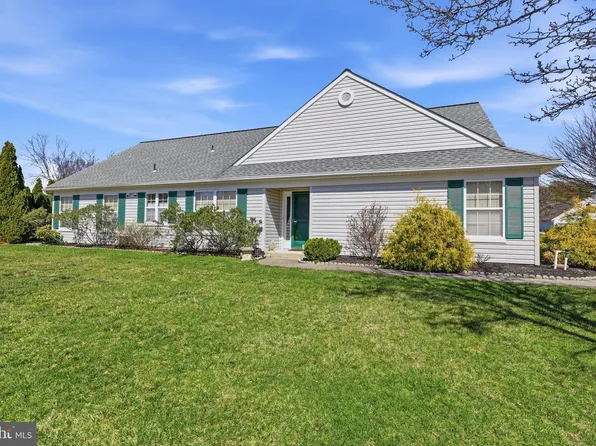 1 Glenview Ct, Gibbsboro, NJ 08026