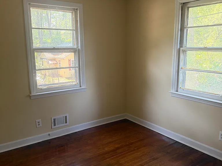 1111 Standish St — Photo 18