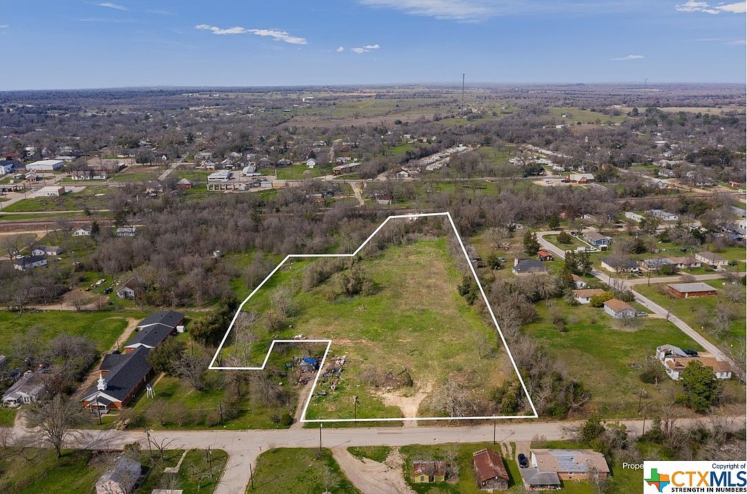 E 3rd St, Rockdale, TX 76567 | Zillow