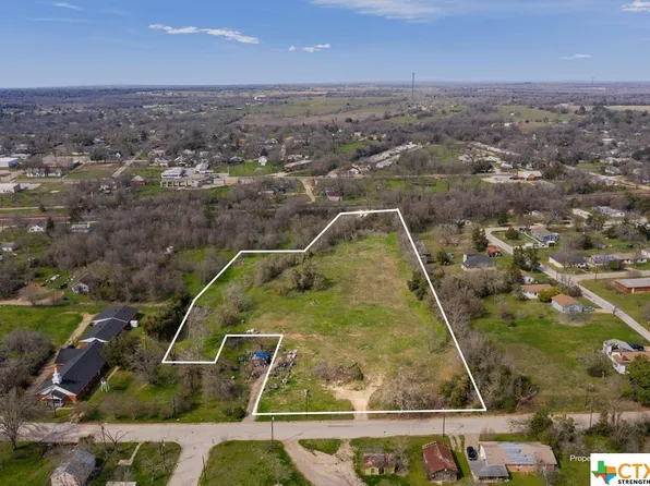 E 3rd St, Rockdale, TX 76567