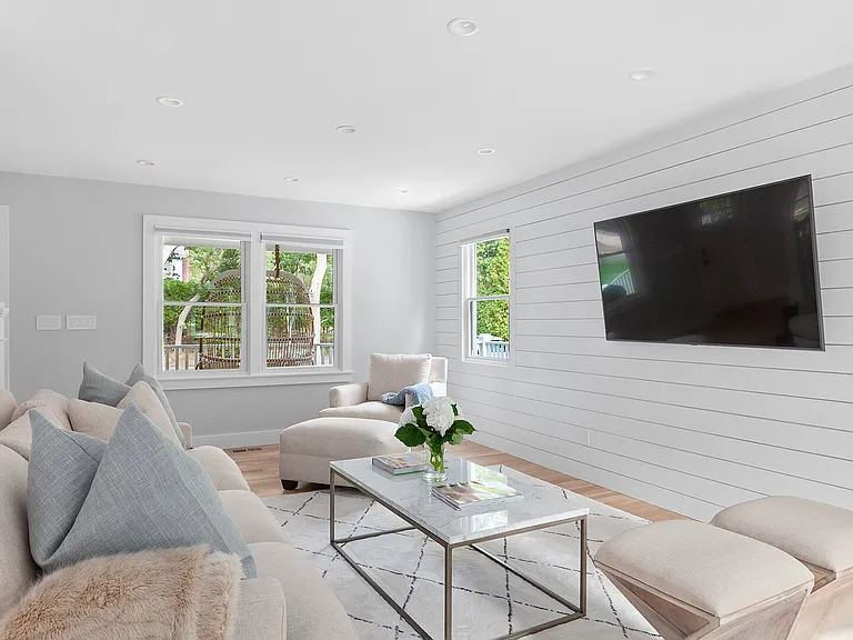 5 Amagansett Dr E — Photo 12
