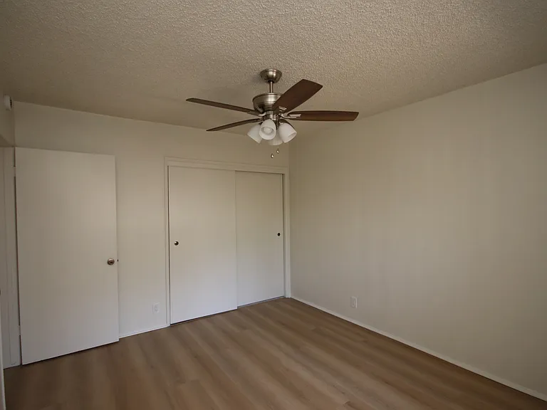 526 W Huntington Dr #J — Photo 18
