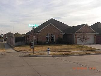 1st image of 912 Dogwood Dr