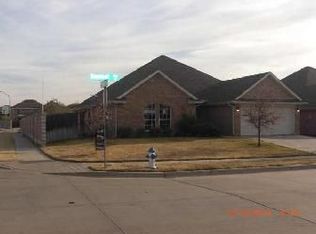 912 Dogwood Dr, Burleson, TX 76028