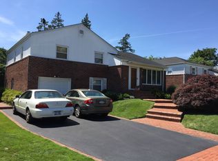 146 Orchard St, Plainview, NY 11803