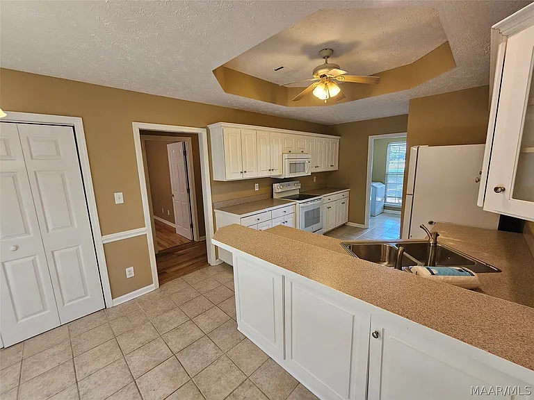 364 Homewood Dr — Photo 6