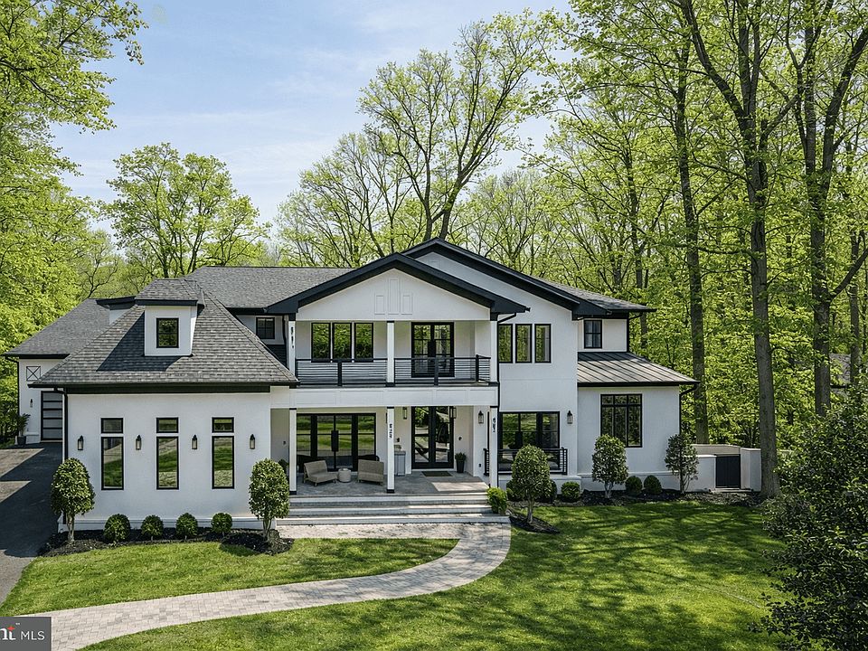 1st image of 825 Whann Ave