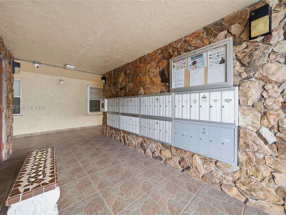 4th image of 441 SE 3rd St APT 207