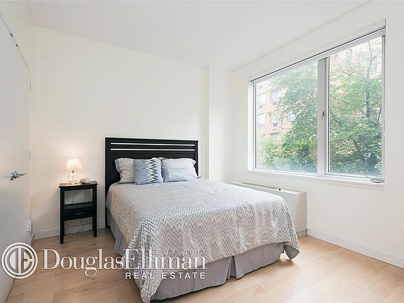4th image of 517 W 46th St APT 305