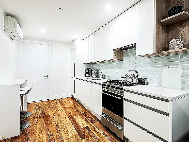 219 S 3rd St #5R — Photo 11