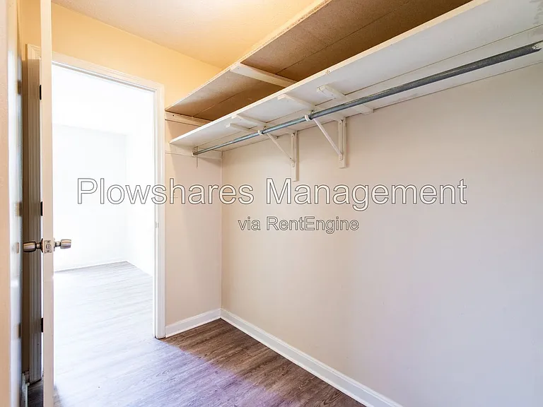 100 E Florence Ave #7 — Photo 10
