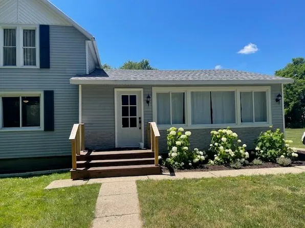 1076 38th St, Allegan, MI 49010
