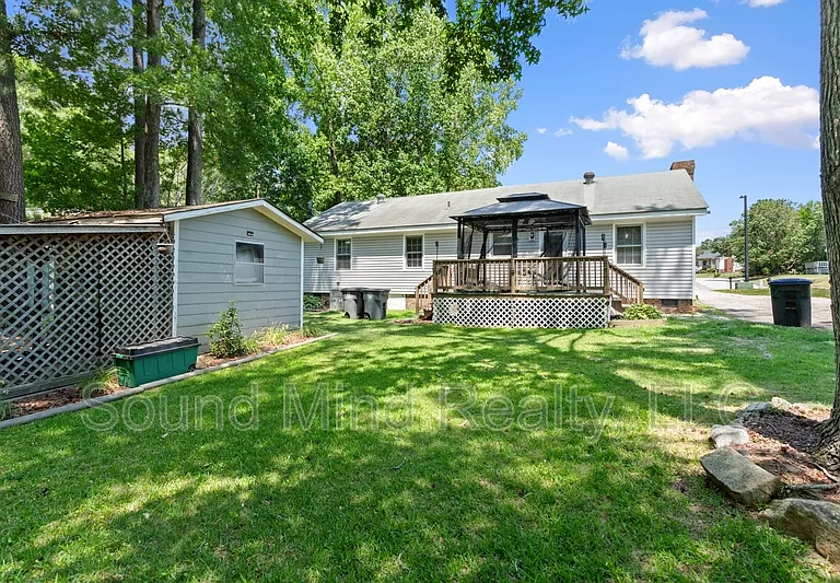 1601 Homestead Rd — Photo 4