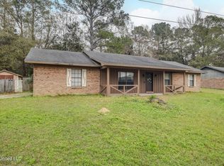10428 Riverbend Cir, Moss Point, MS 39562