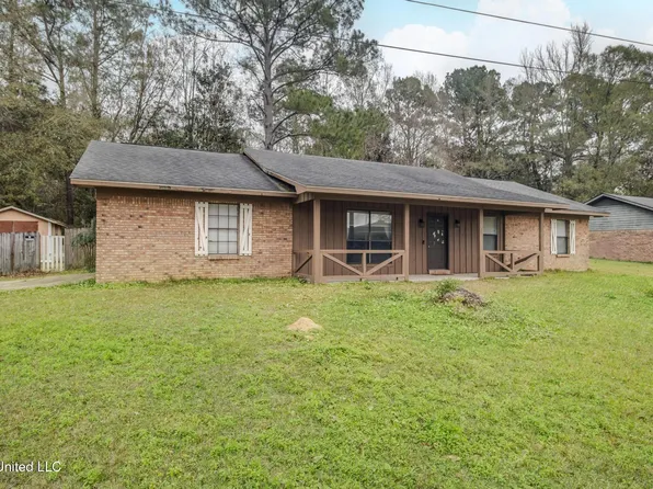 10428 Riverbend Cir, Moss Point, MS 39562