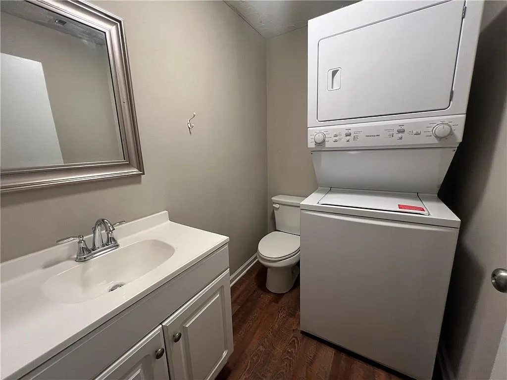 1 bed, 2.0 bath, 924 sqft, $1,395 — Photo 4