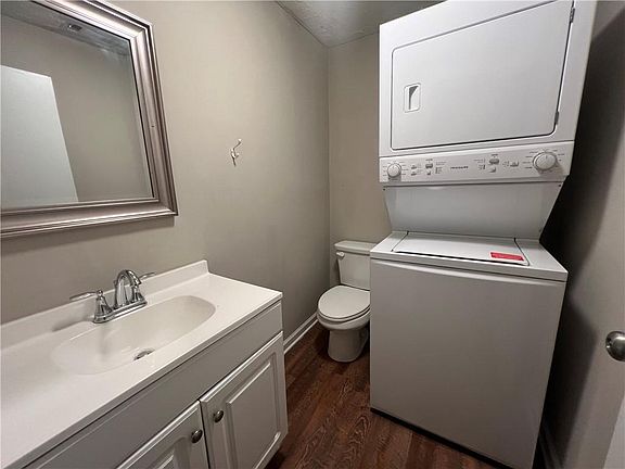 4th image of 49 Quarry St