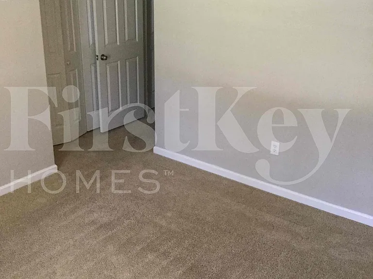 138 Springfield Dr — Photo 14