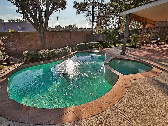 5th image of 9523 Bayou Lake Ln
