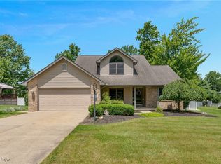 230 Clingan Rd, Struthers, OH 44471